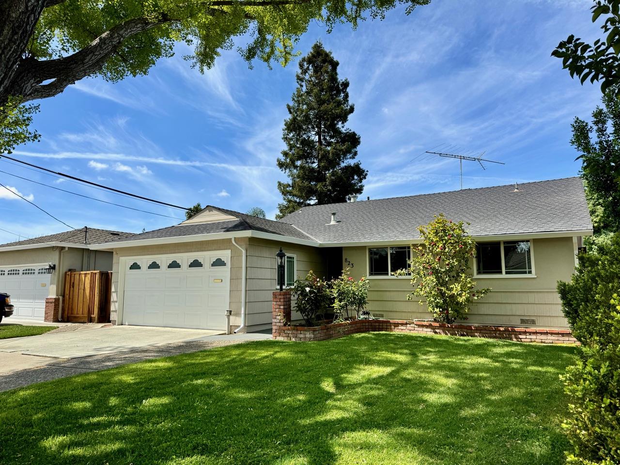 Photo of 823 Corlista Dr in San Jose, CA