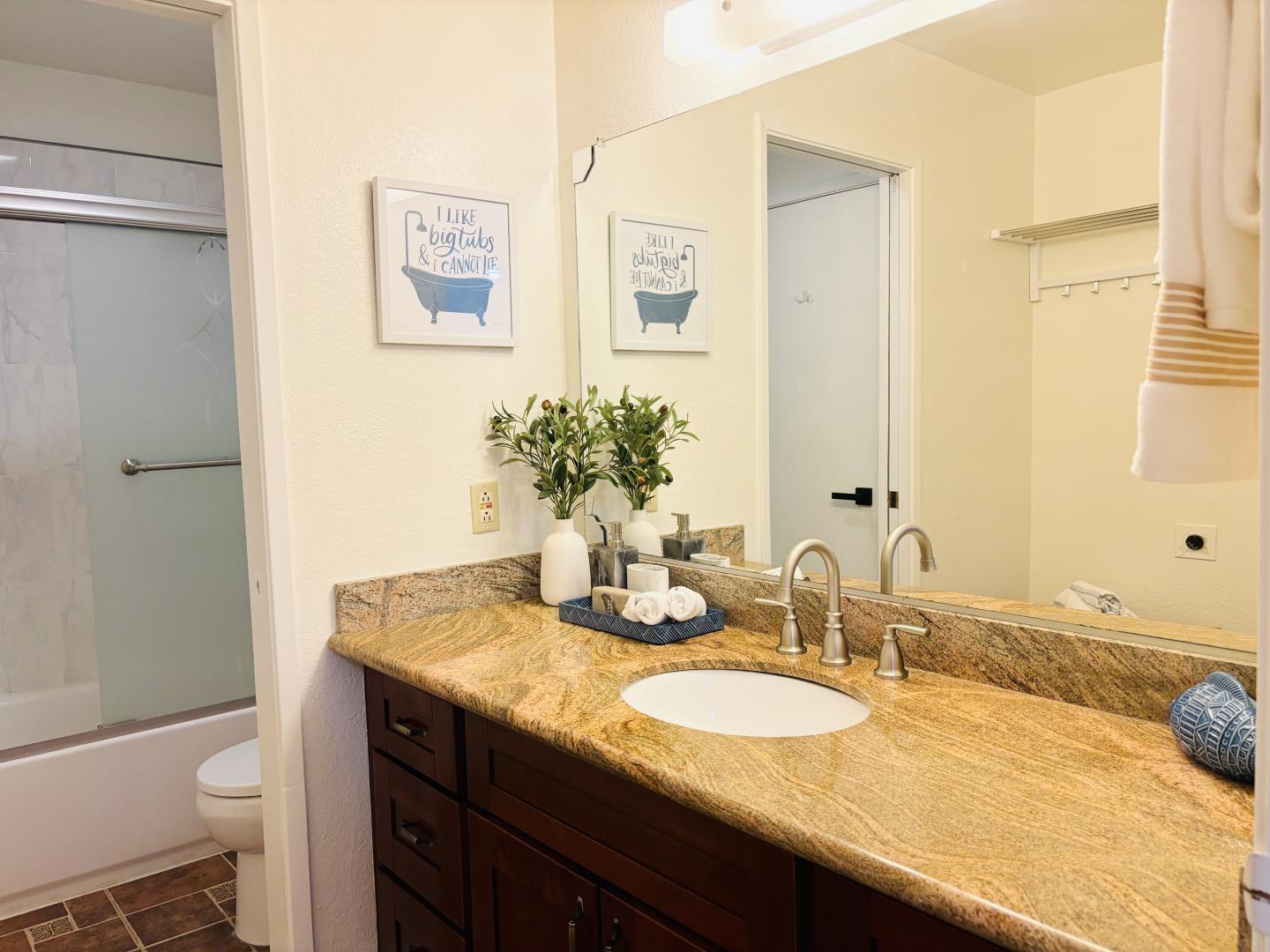 Detail Gallery Image 12 of 21 For 3319 Swancreek Ct, San Jose,  CA 95121 - 2 Beds | 1/1 Baths