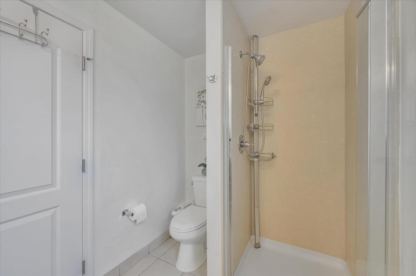 Detail Gallery Image 34 of 44 For 10 Ina Ct, San Francisco,  CA 94112 - 3 Beds | 1 Baths