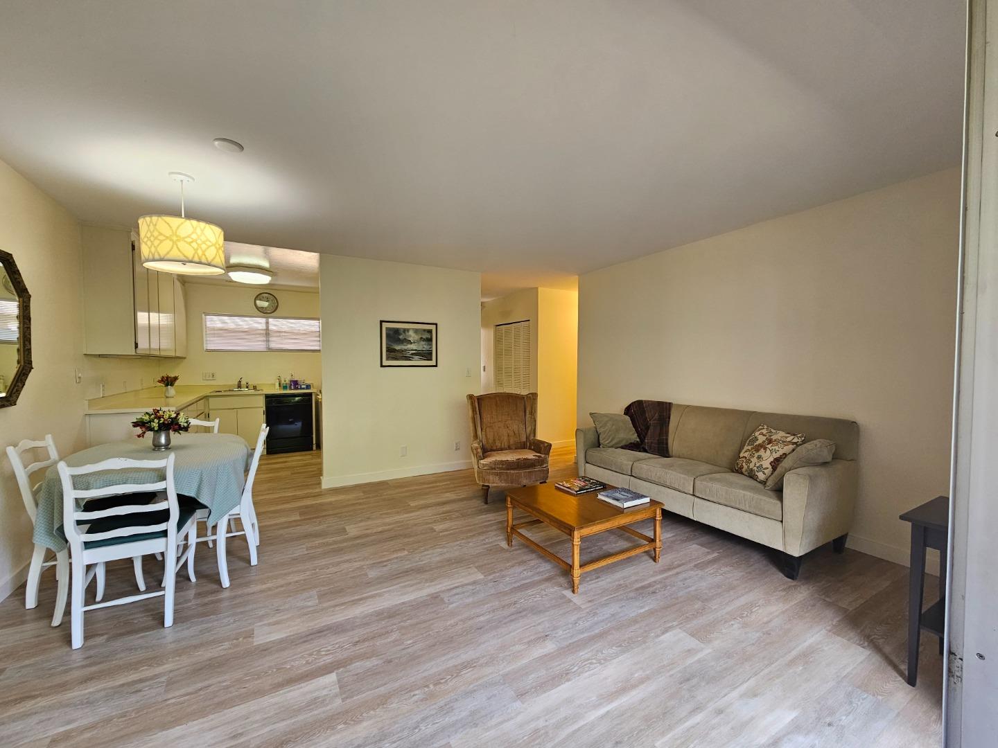 Detail Gallery Image 5 of 20 For 425 Grant Ave #30,  Palo Alto,  CA 94306 - 2 Beds | 2 Baths