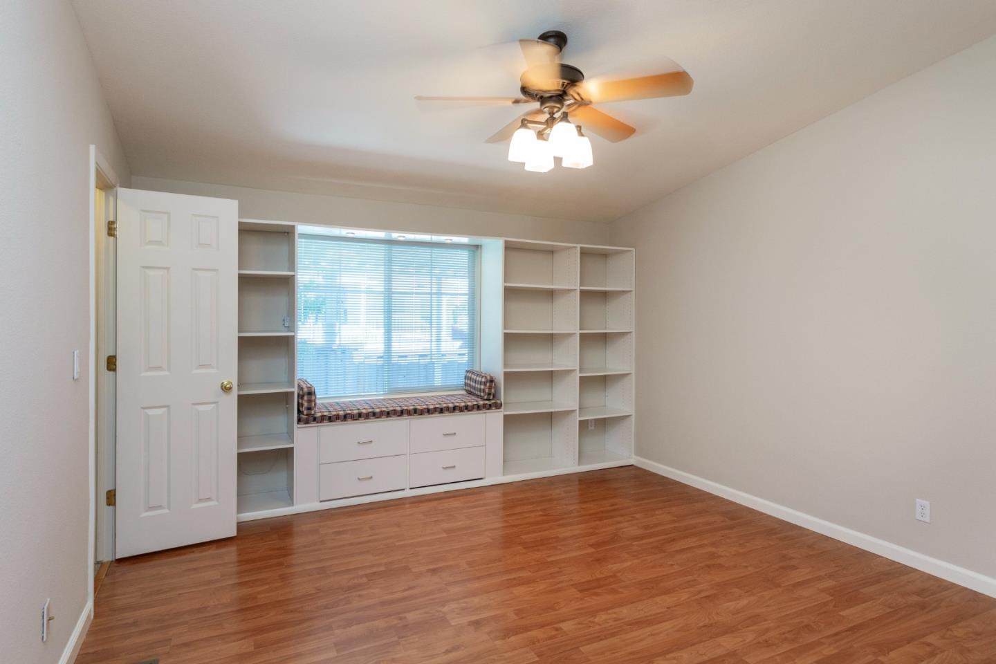 Detail Gallery Image 19 of 34 For 1225 Vienna Dr #422,  Sunnyvale,  CA 94089 - 3 Beds | 2 Baths