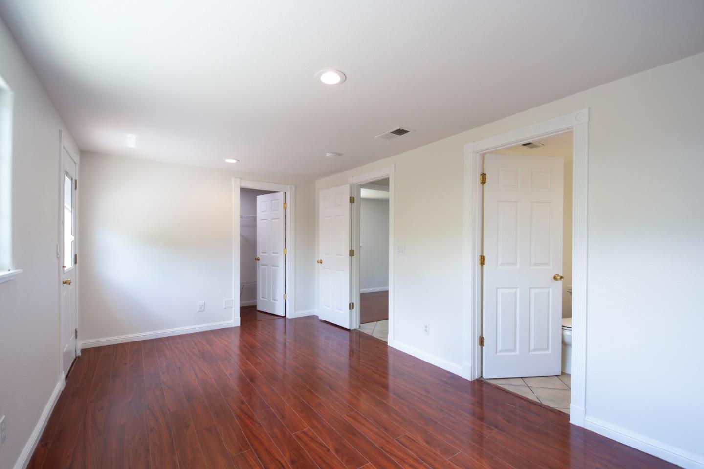 Detail Gallery Image 19 of 31 For 10201 Sterling Blvd, Cupertino,  CA 95014 - 4 Beds | 2 Baths