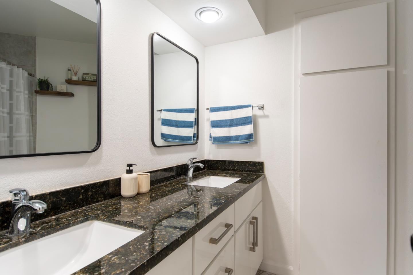 Detail Gallery Image 17 of 34 For 999 W Evelyn Ter #65,  Sunnyvale,  CA 94086 - 2 Beds | 1 Baths