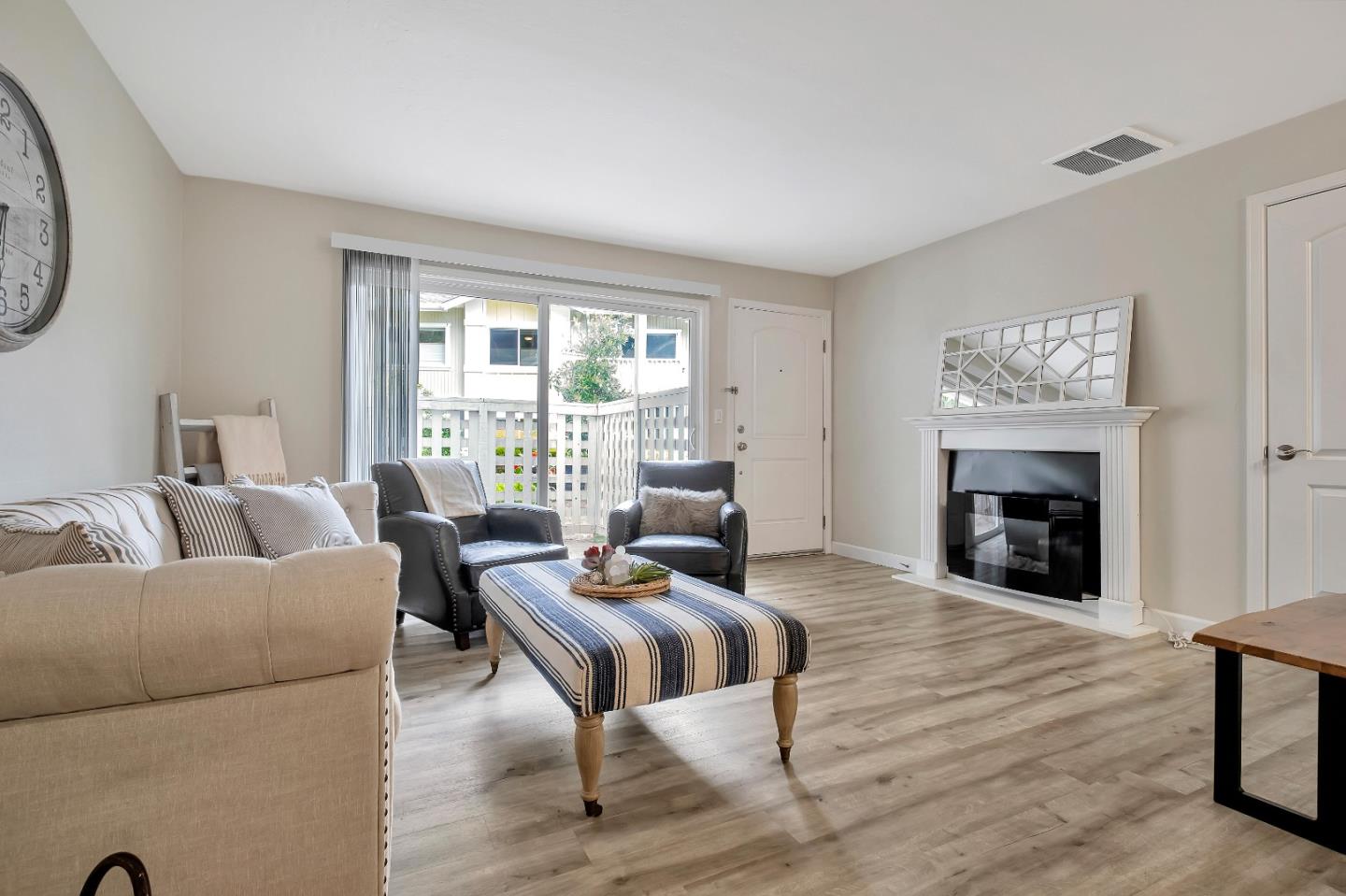 Detail Gallery Image 6 of 30 For 755 14th Ave #115,  Santa Cruz,  CA 95062 - 2 Beds | 1 Baths