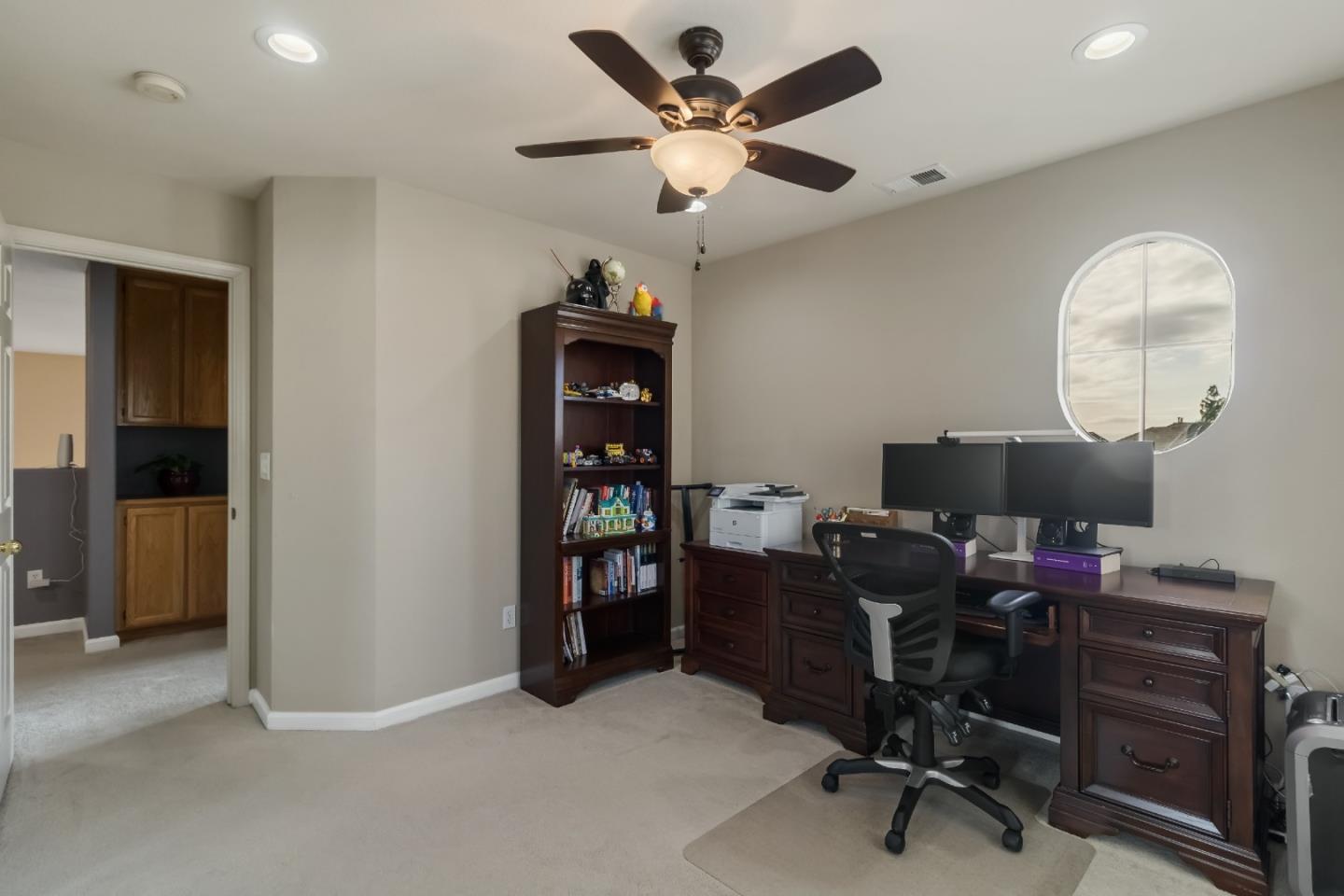 Detail Gallery Image 29 of 47 For 3214 Lakebrook Ct, San Jose,  CA 95148 - 5 Beds | 2/1 Baths