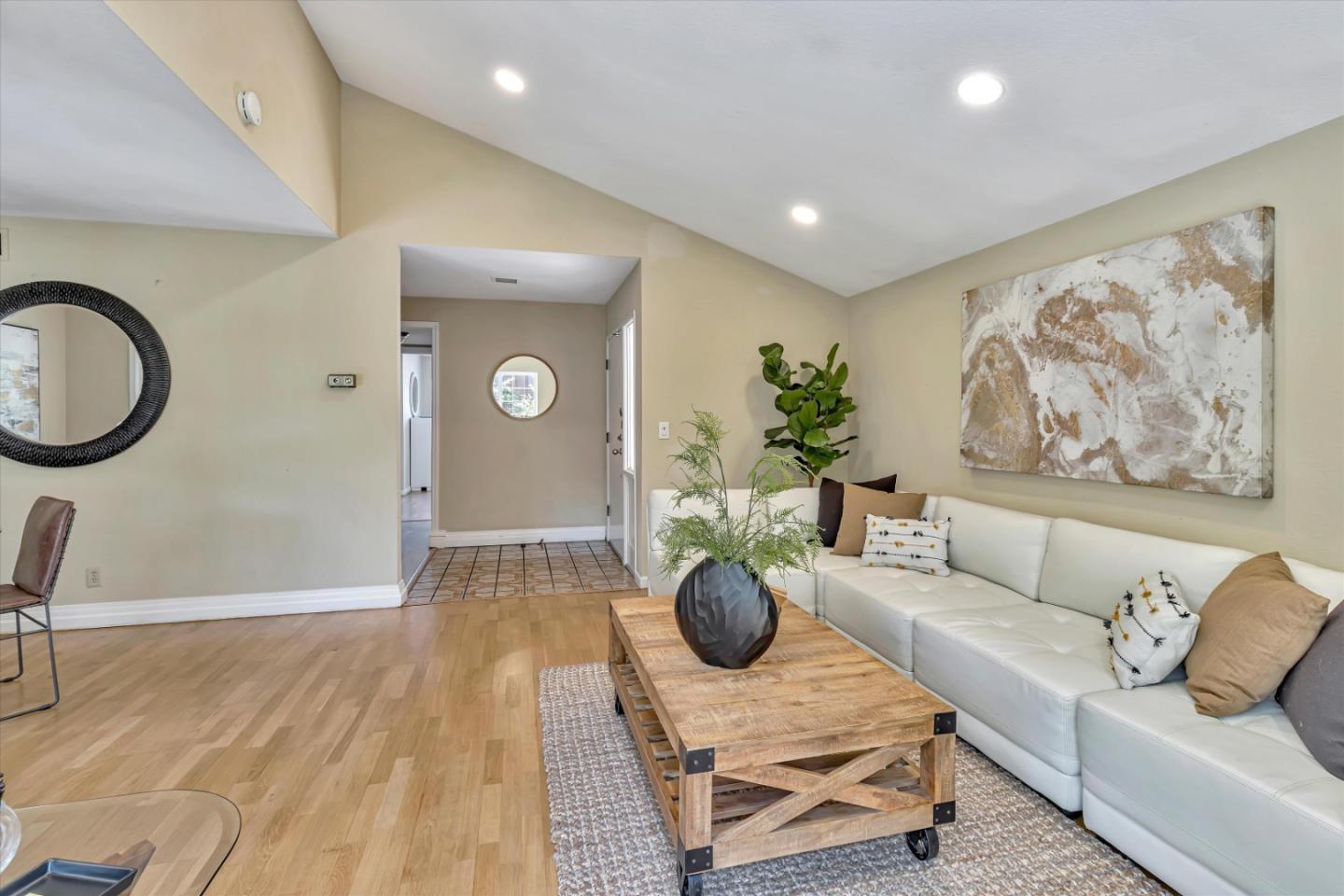 Detail Gallery Image 4 of 31 For 1278 Willowhaven Dr, San Jose,  CA 95126 - 3 Beds | 2 Baths