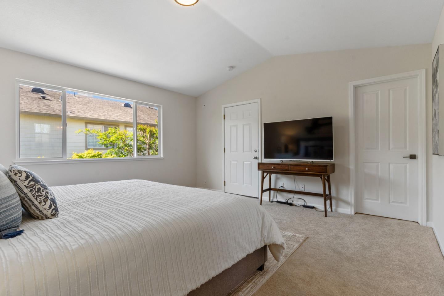 Detail Gallery Image 27 of 70 For 918 Oakes St, East Palo Alto,  CA 94303 - 3 Beds | 2/1 Baths