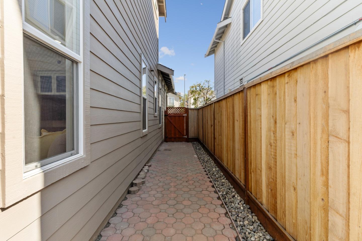 Detail Gallery Image 50 of 70 For 918 Oakes St, East Palo Alto,  CA 94303 - 3 Beds | 2/1 Baths