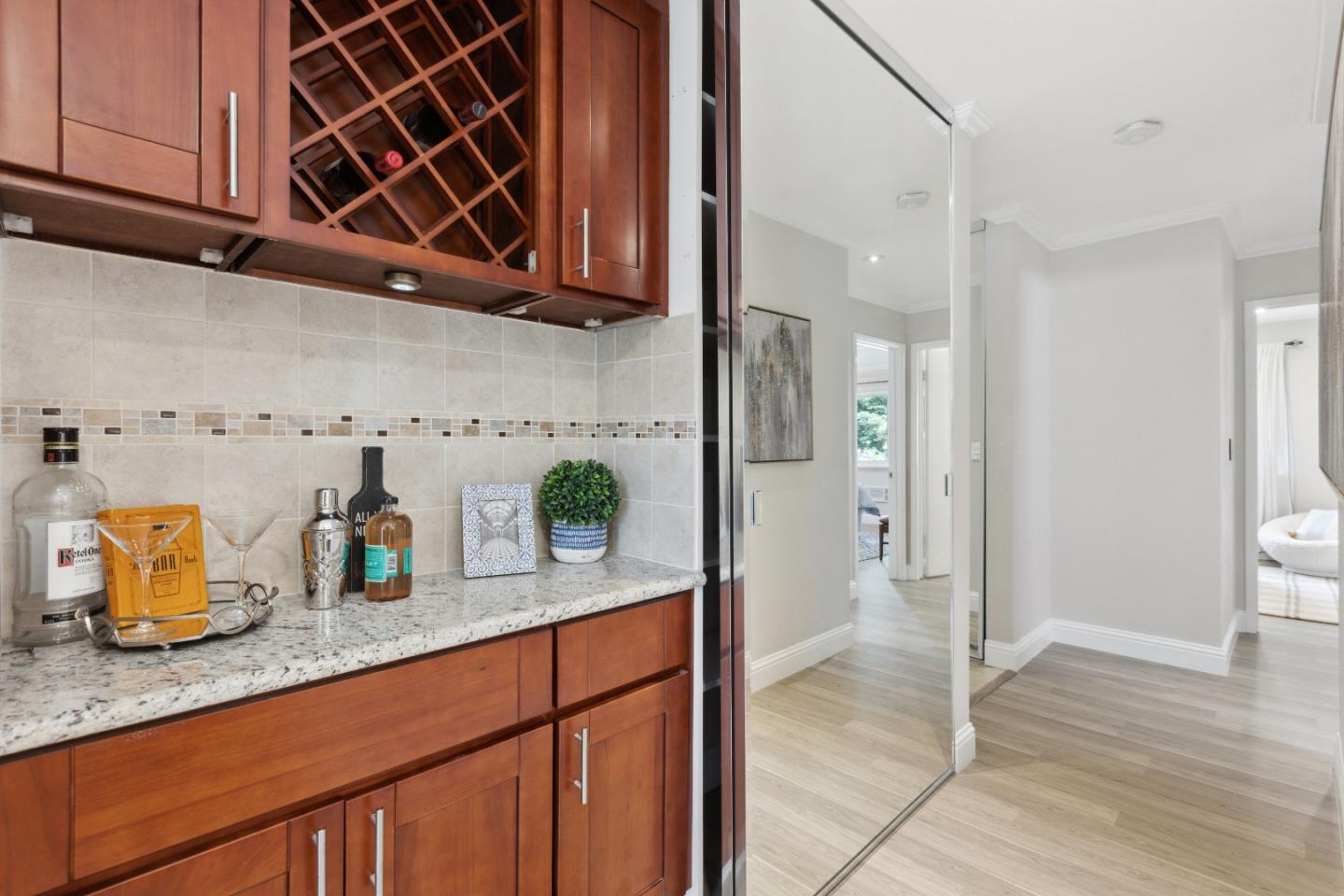 Detail Gallery Image 11 of 31 For 100 E Middlefield Rd 5a,  Mountain View,  CA 94043 - 2 Beds | 2 Baths