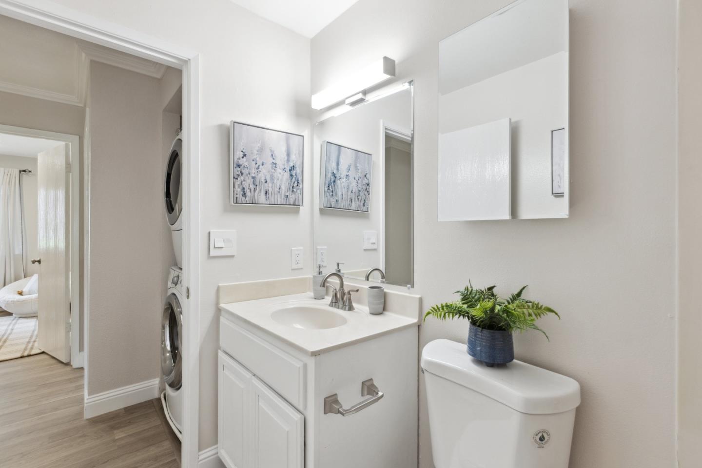 Detail Gallery Image 14 of 31 For 100 E Middlefield Rd 5a,  Mountain View,  CA 94043 - 2 Beds | 2 Baths