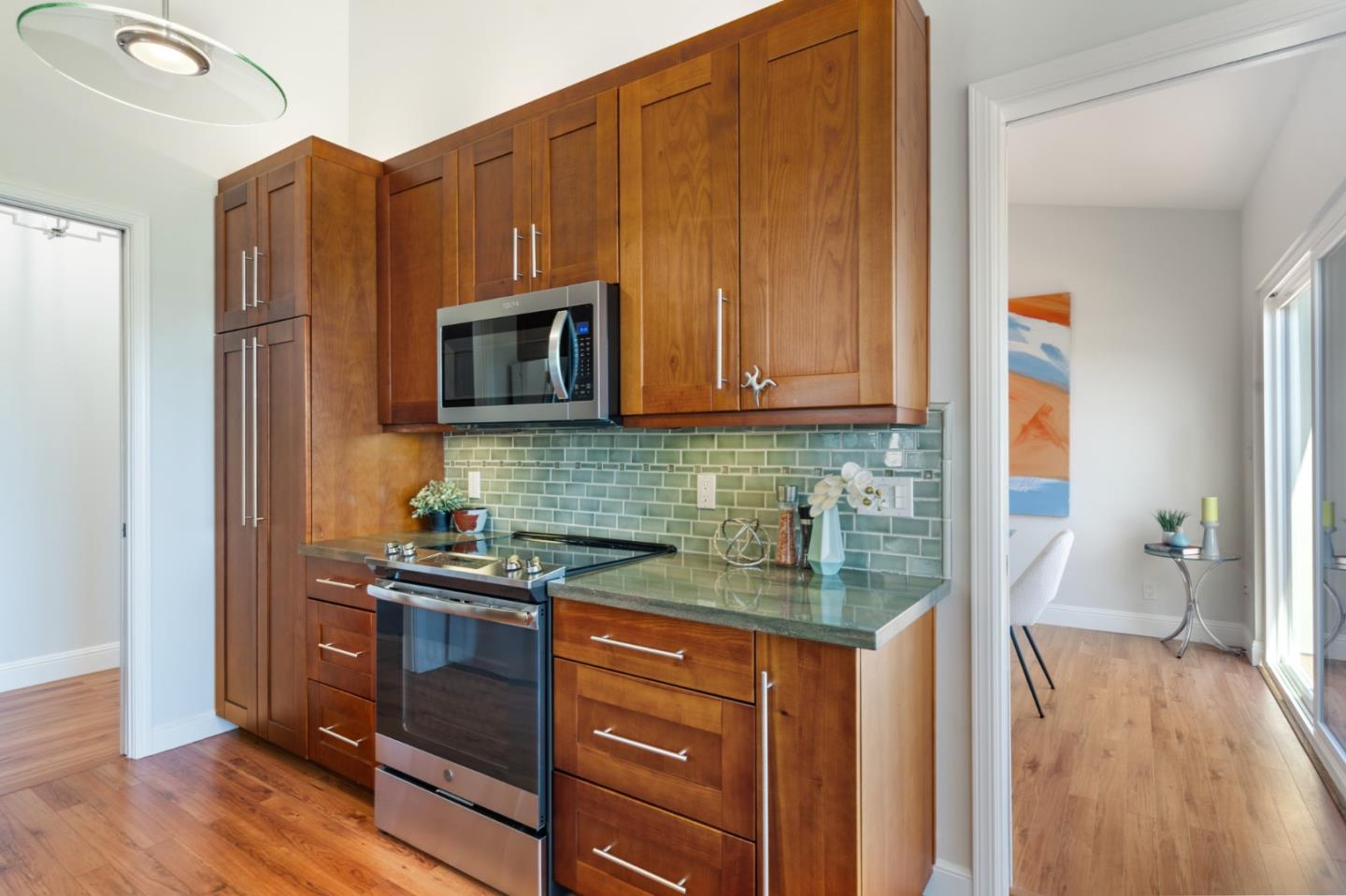 Detail Gallery Image 22 of 58 For 39 10th Ave, San Mateo,  CA 94401 - 2 Beds | 2 Baths