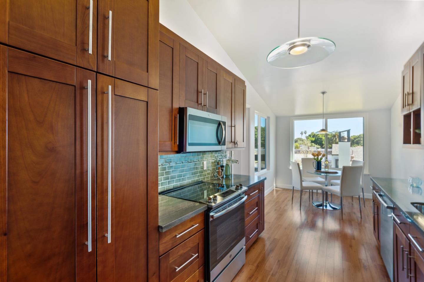 Detail Gallery Image 27 of 58 For 39 10th Ave, San Mateo,  CA 94401 - 2 Beds | 2 Baths