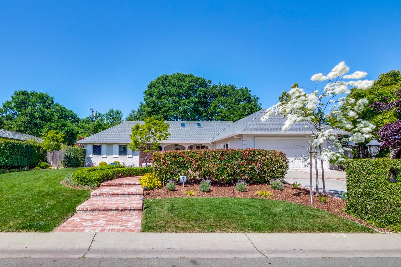 Detail Gallery Image 1 of 1 For 1248 Lisa Ln, Los Altos,  CA 94024 - 4 Beds | 2/1 Baths