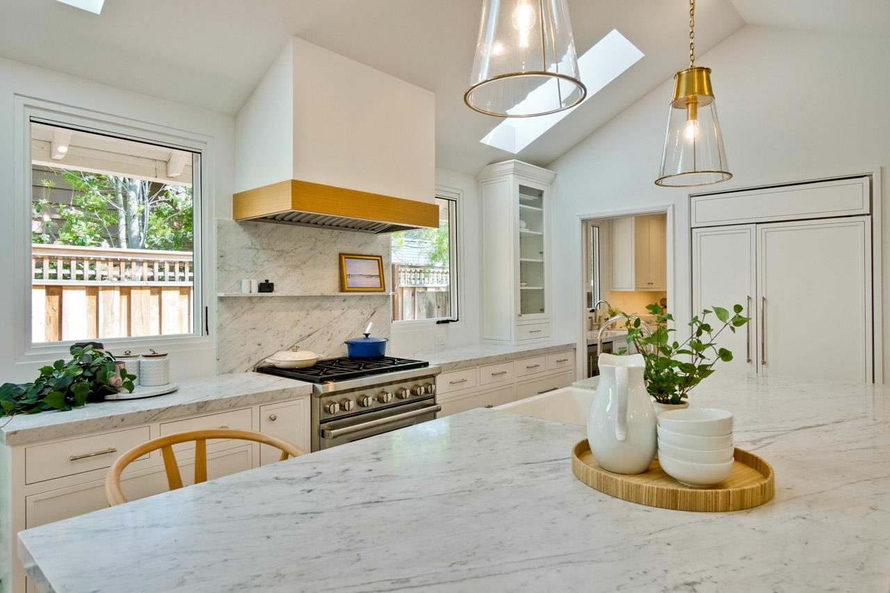 Detail Gallery Image 11 of 70 For 1248 Lisa Ln, Los Altos,  CA 94024 - 4 Beds | 2/1 Baths