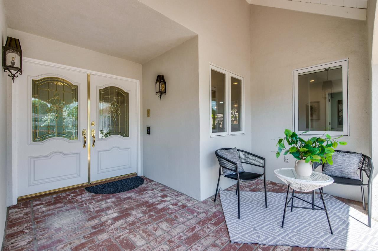 Detail Gallery Image 4 of 70 For 1248 Lisa Ln, Los Altos,  CA 94024 - 4 Beds | 2/1 Baths