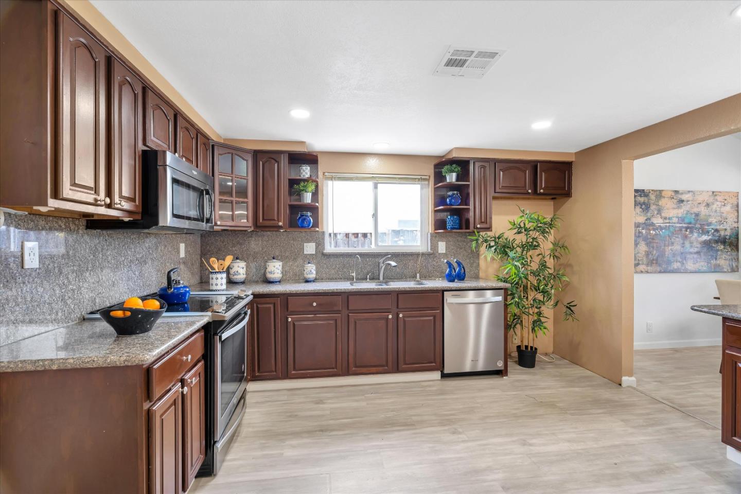 Detail Gallery Image 16 of 40 For 1042 Pescadero St, Milpitas,  CA 95035 - 3 Beds | 2 Baths