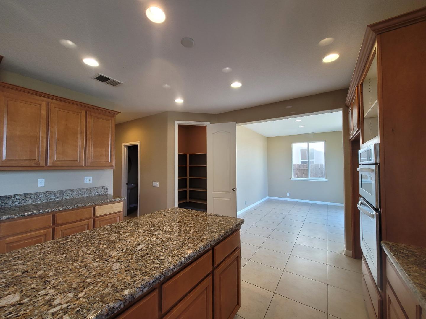 Detail Gallery Image 13 of 47 For 4082 St Remy Ct, Merced,  CA 95348 - 4 Beds | 3/1 Baths
