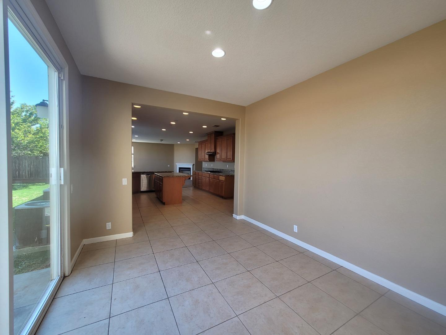 Detail Gallery Image 16 of 47 For 4082 St Remy Ct, Merced,  CA 95348 - 4 Beds | 3/1 Baths