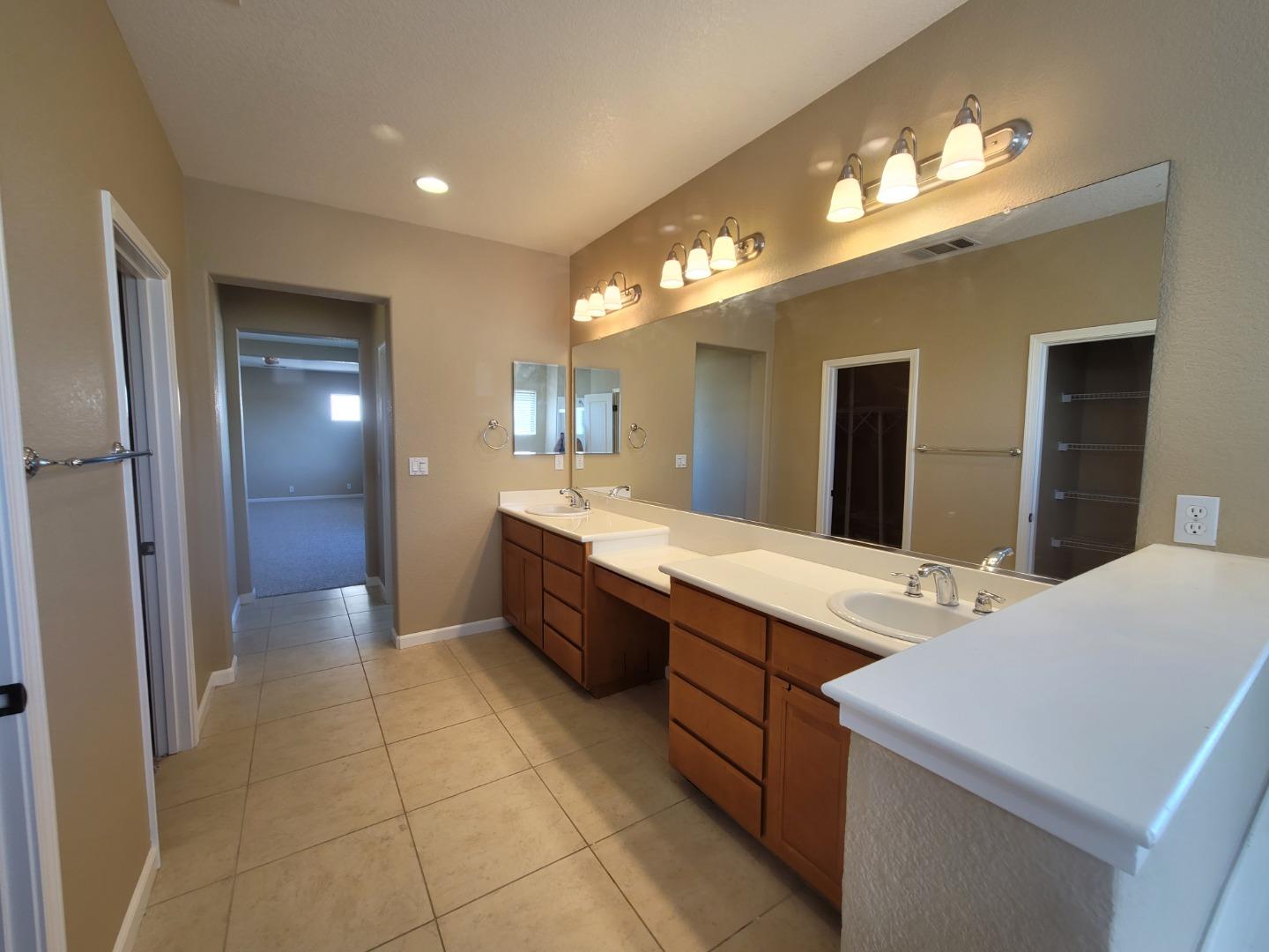Detail Gallery Image 33 of 47 For 4082 St Remy Ct, Merced,  CA 95348 - 4 Beds | 3/1 Baths