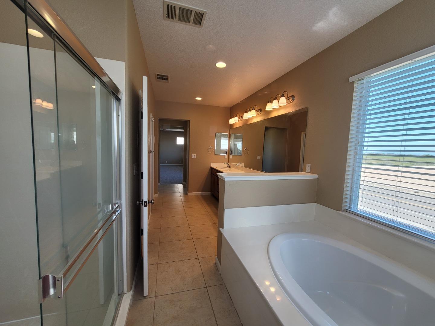 Detail Gallery Image 34 of 47 For 4082 St Remy Ct, Merced,  CA 95348 - 4 Beds | 3/1 Baths