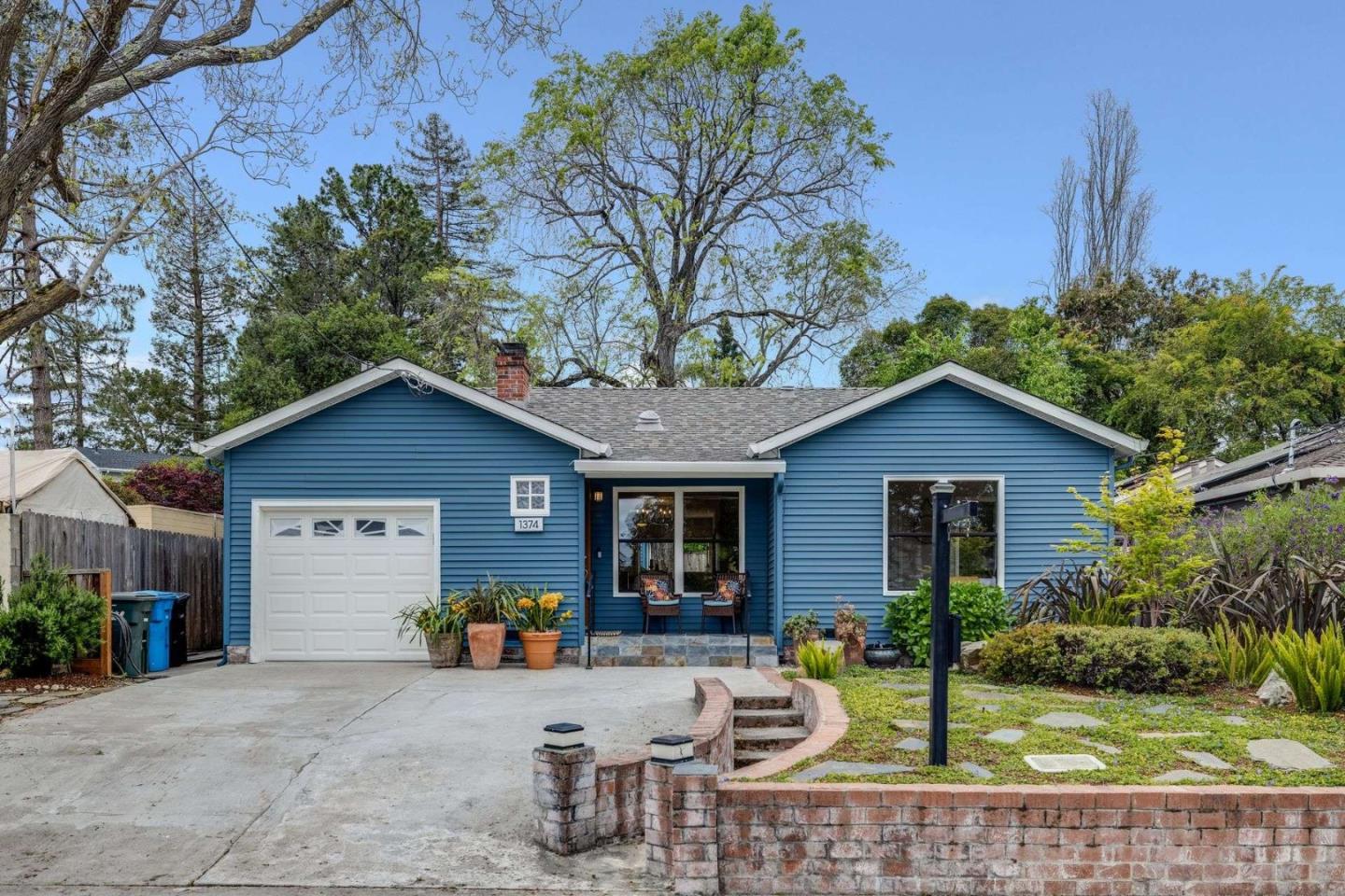 Photo of 1374 Alameda De Las Pulgas in San Carlos, CA