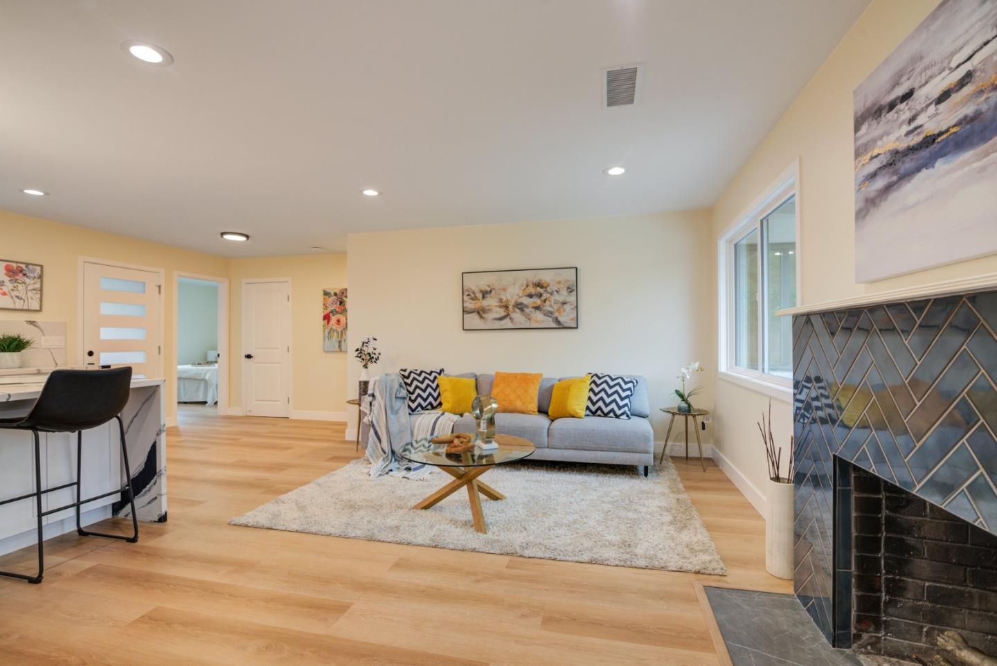Detail Gallery Image 25 of 34 For 883 Mango Ave, Sunnyvale,  CA 94087 - 4 Beds | 2 Baths