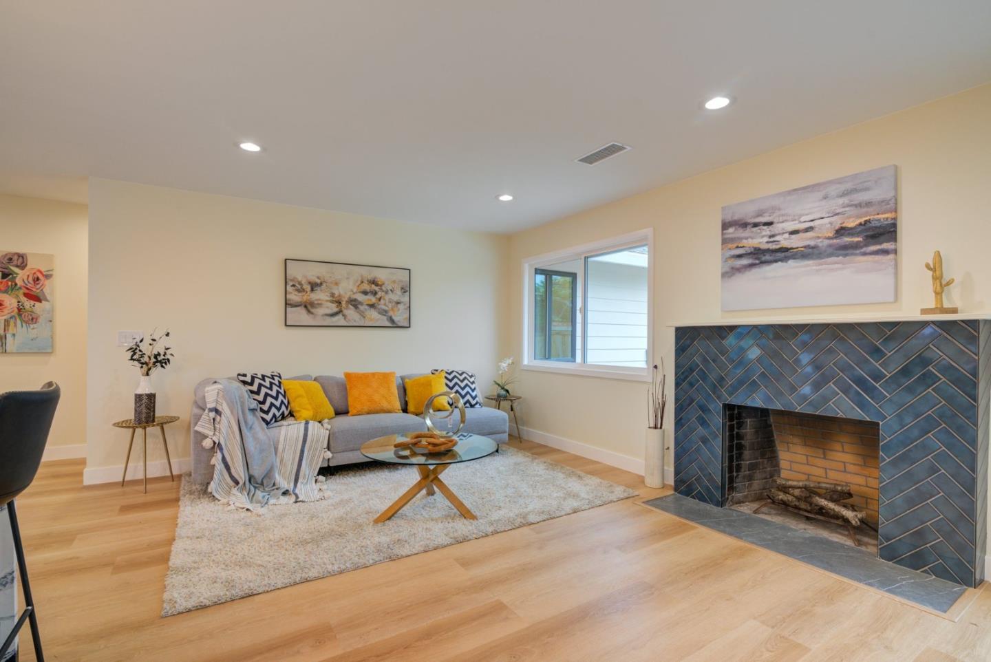 Detail Gallery Image 27 of 34 For 883 Mango Ave, Sunnyvale,  CA 94087 - 4 Beds | 2 Baths
