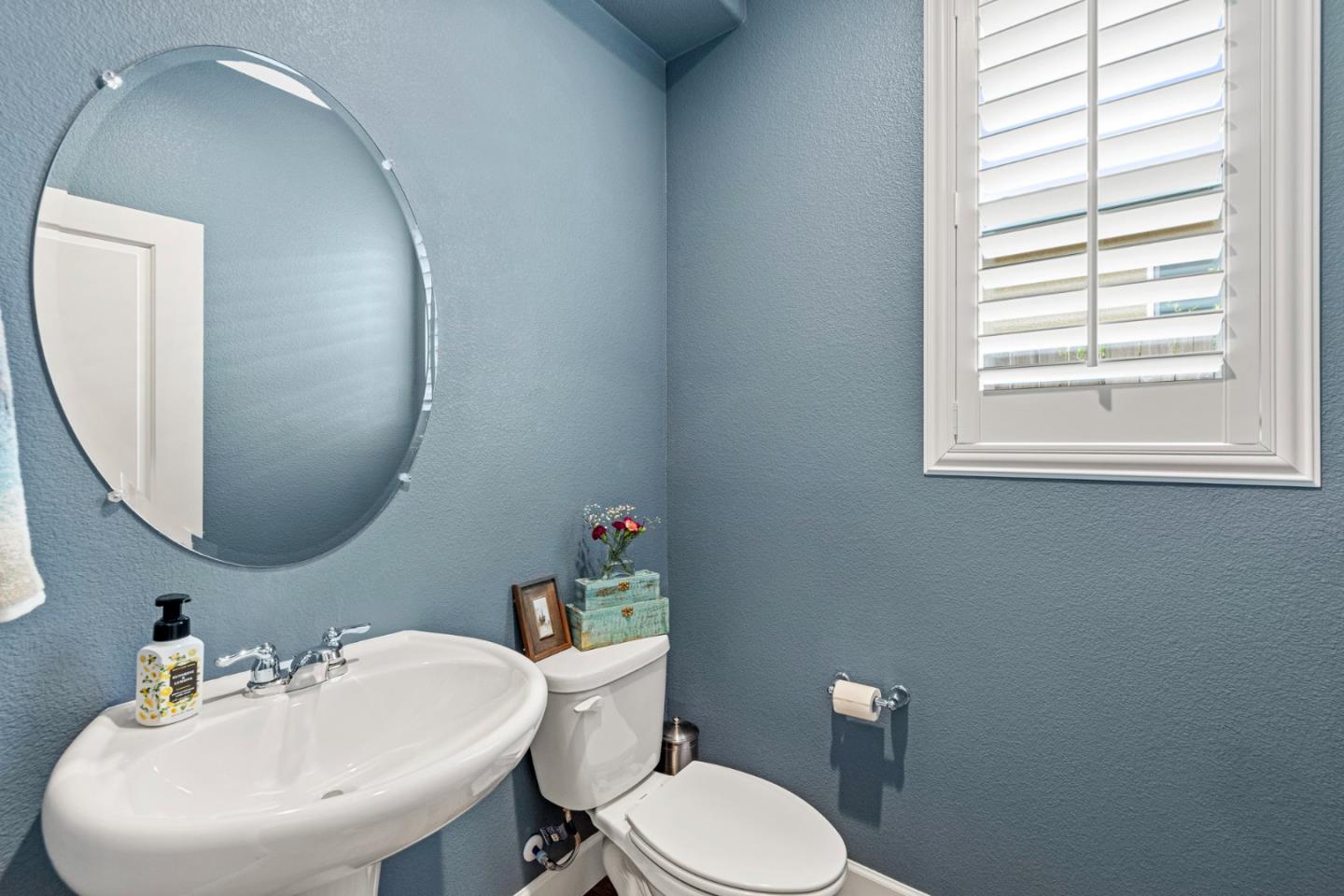 Detail Gallery Image 10 of 62 For 685 Appaloosa Way, Hollister,  CA 95023 - 5 Beds | 3/1 Baths