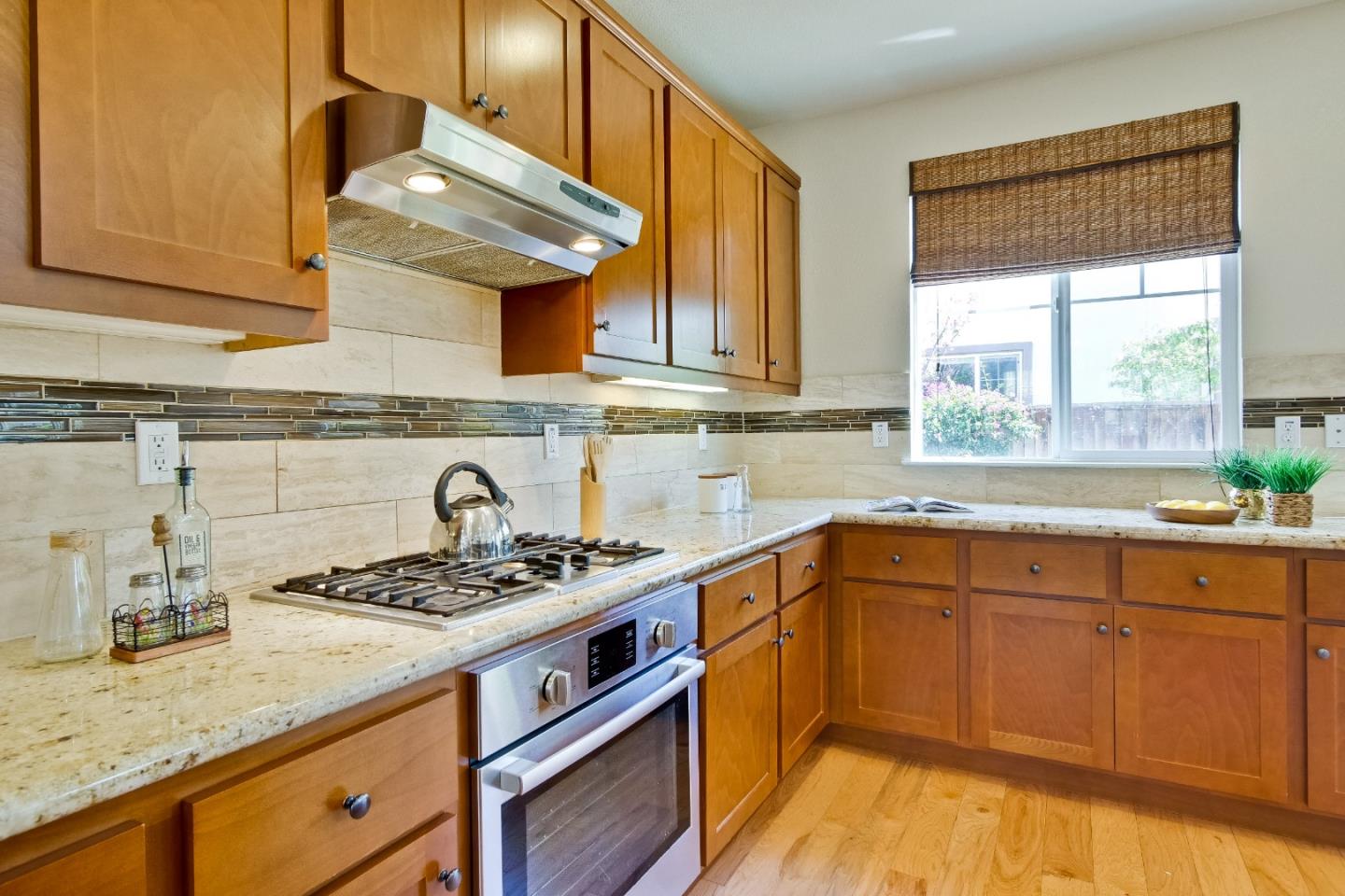 Detail Gallery Image 9 of 55 For 253 Gerald Cir, Milpitas,  CA 95035 - 3 Beds | 2/1 Baths