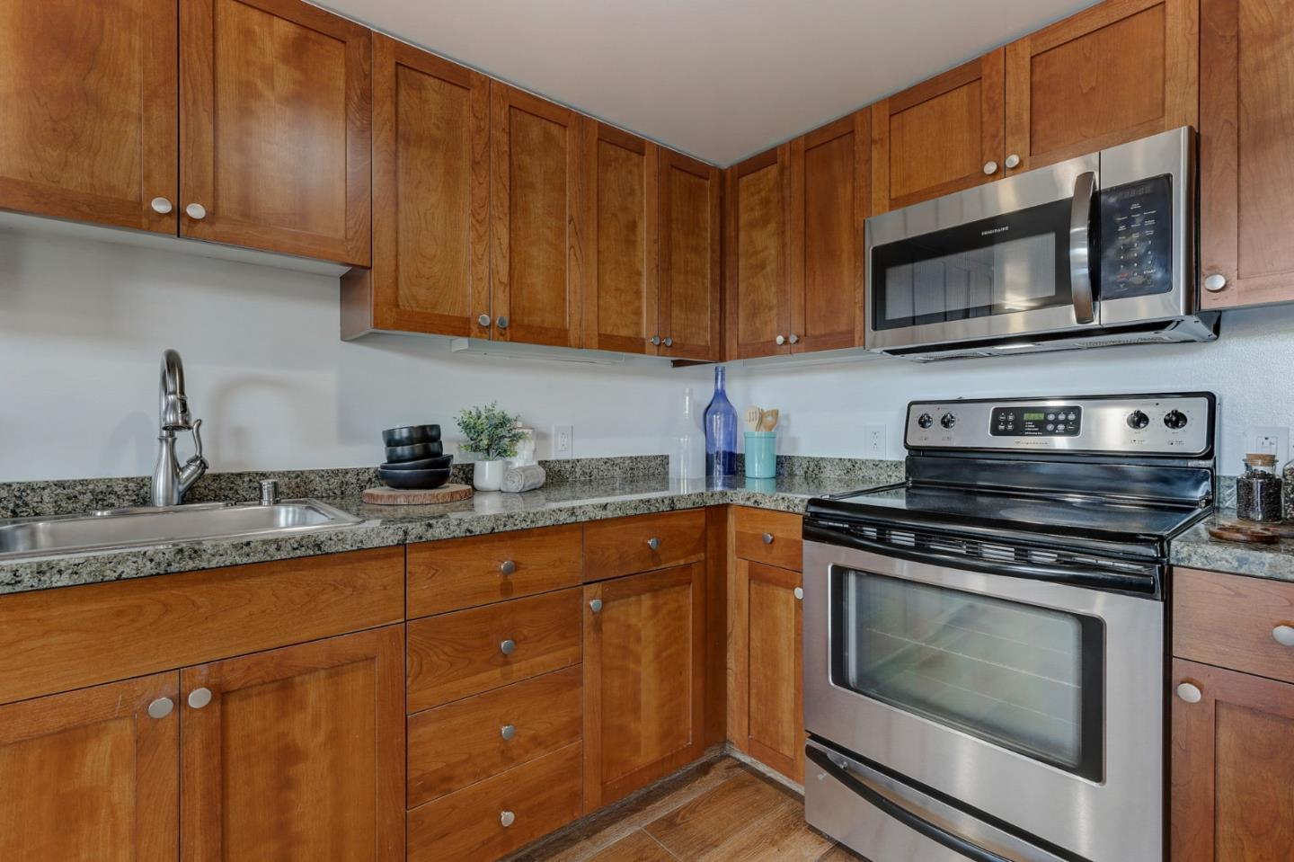 767 Bryant Street # 203, San Francisco, California 94107, 2 Bedrooms Bedrooms, ,3 BathroomsBathrooms,Residential,For Sale,767 Bryant Street # 203,ML81963018