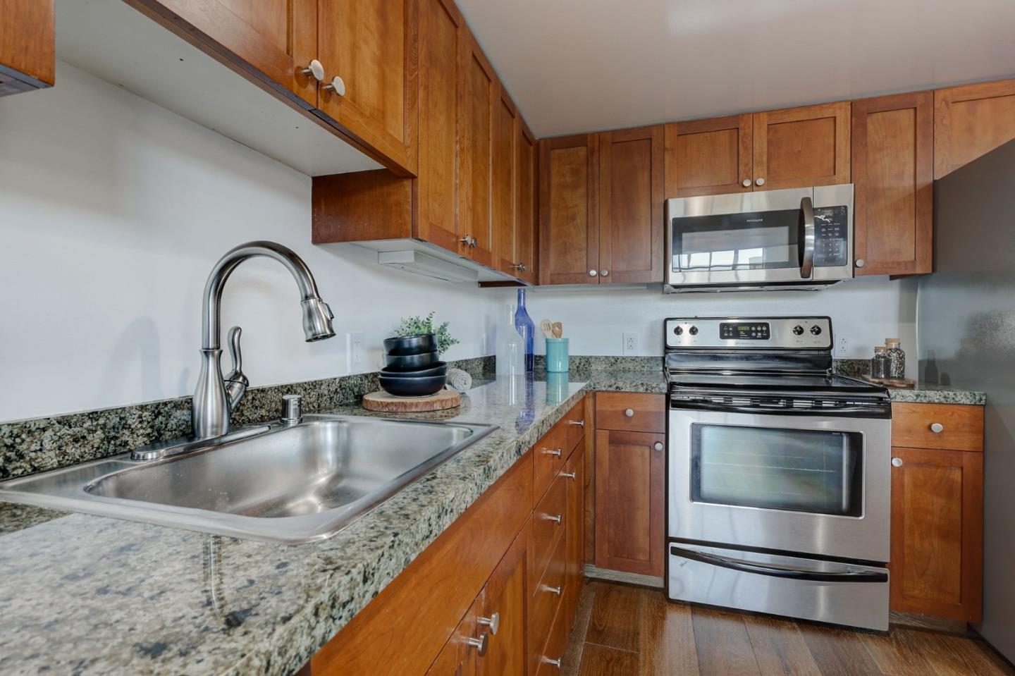767 Bryant Street # 203, San Francisco, California 94107, 2 Bedrooms Bedrooms, ,3 BathroomsBathrooms,Residential,For Sale,767 Bryant Street # 203,ML81963018
