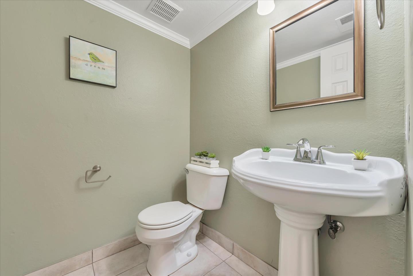 Detail Gallery Image 31 of 39 For 2573 Tolworth Dr, San Jose,  CA 95128 - 3 Beds | 2/1 Baths
