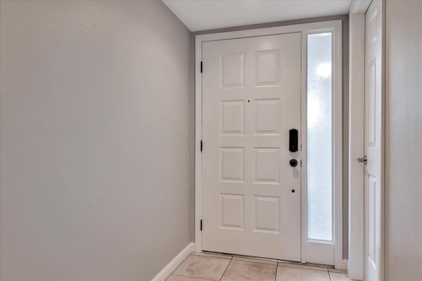 Detail Gallery Image 4 of 39 For 2573 Tolworth Dr, San Jose,  CA 95128 - 3 Beds | 2/1 Baths