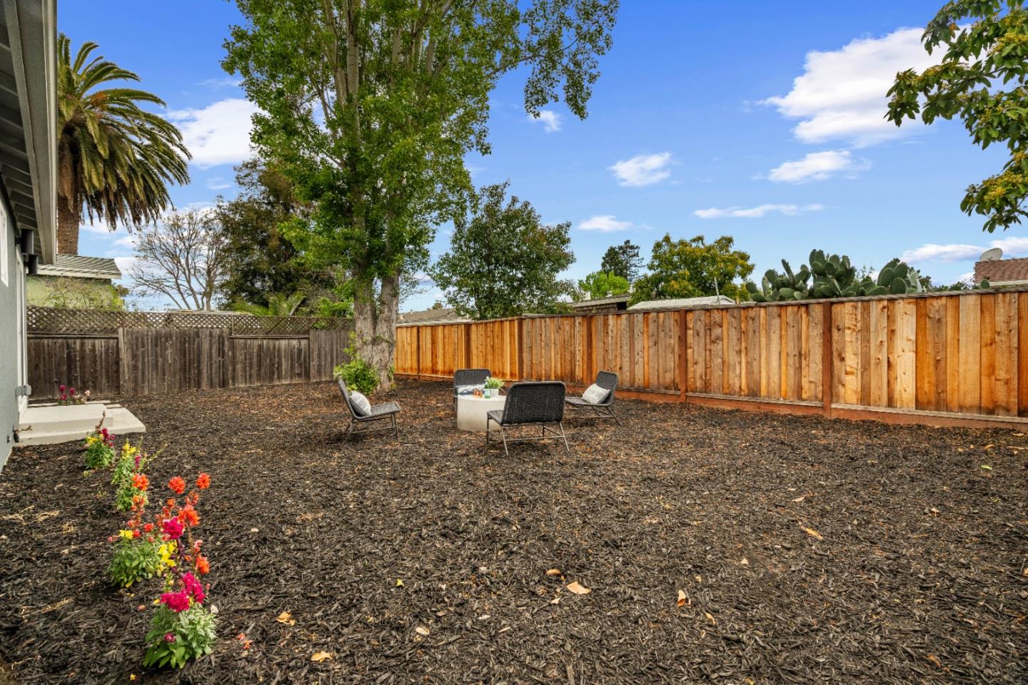 Detail Gallery Image 36 of 45 For 1006 8th Ave, Redwood City,  CA 94063 - 4 Beds | 2/1 Baths