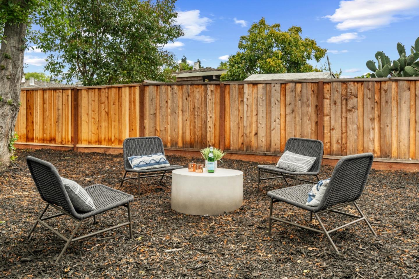 Detail Gallery Image 37 of 45 For 1006 8th Ave, Redwood City,  CA 94063 - 4 Beds | 2/1 Baths