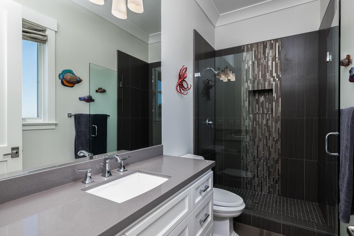 Detail Gallery Image 9 of 23 For 35 Agua Vista Ct, Redwood City,  CA 94062 - 5 Beds | 5/1 Baths