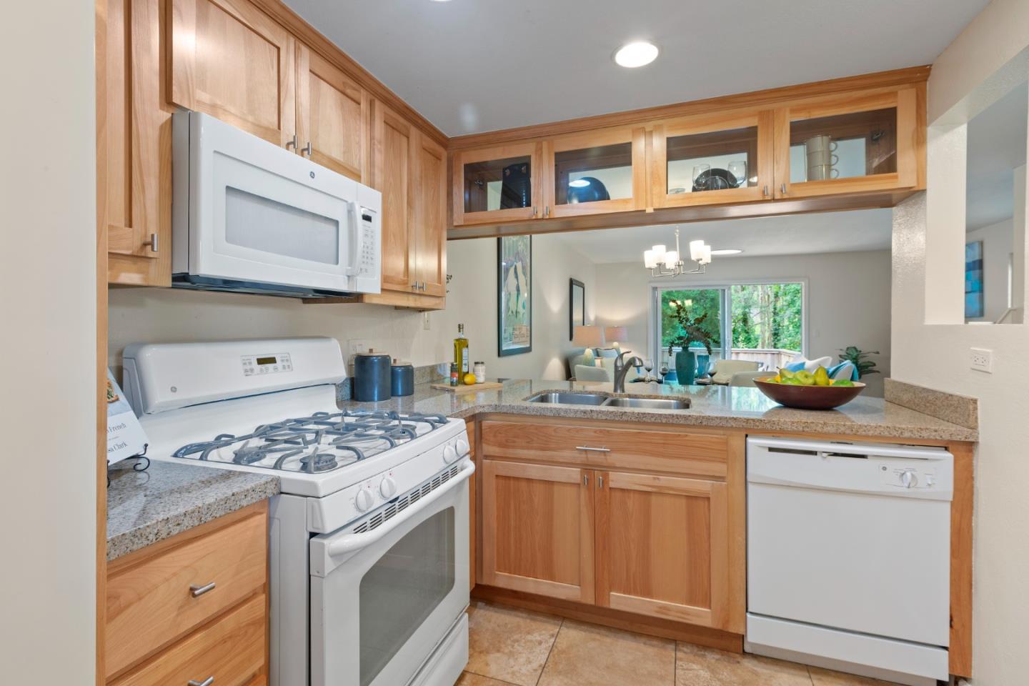 Detail Gallery Image 9 of 34 For 2874 Lindsay Ln, Soquel,  CA 95073 - 3 Beds | 2/1 Baths