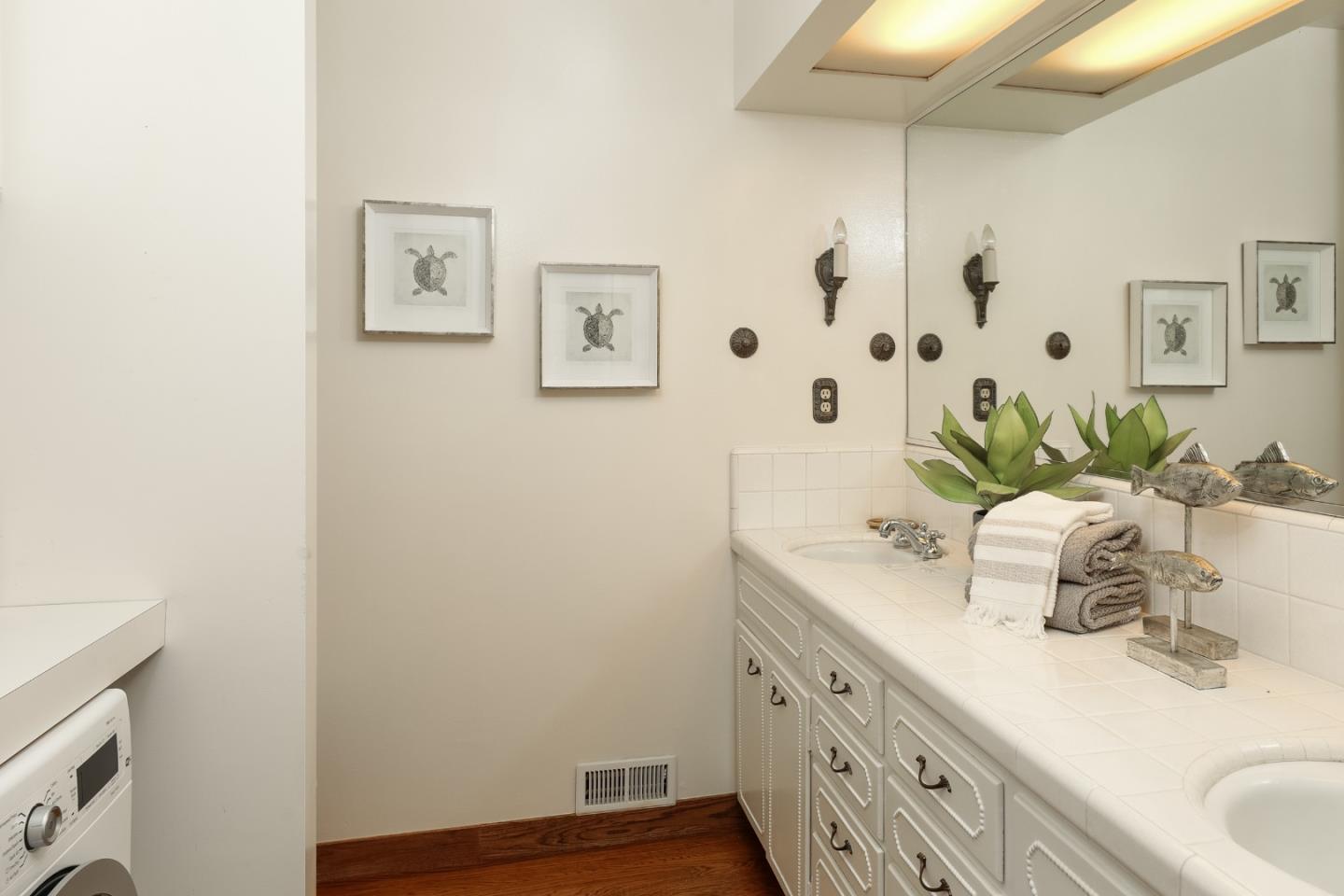 Detail Gallery Image 12 of 28 For 27 Mariposa Ave, Los Gatos,  CA 95030 - 3 Beds | 2/1 Baths