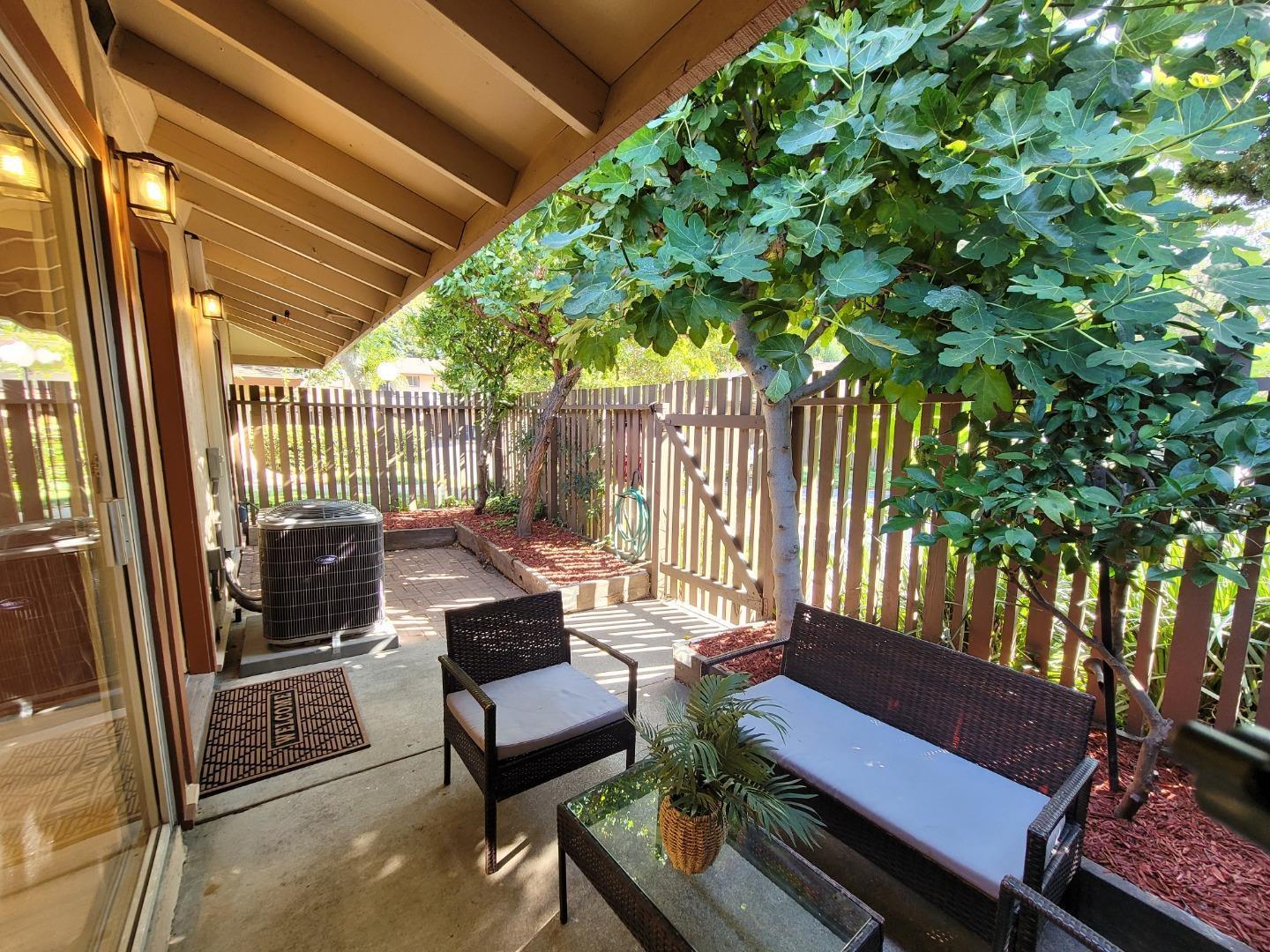 Detail Gallery Image 23 of 30 For 215 W Red Oak Dr #C,  Sunnyvale,  CA 94086 - 2 Beds | 1 Baths