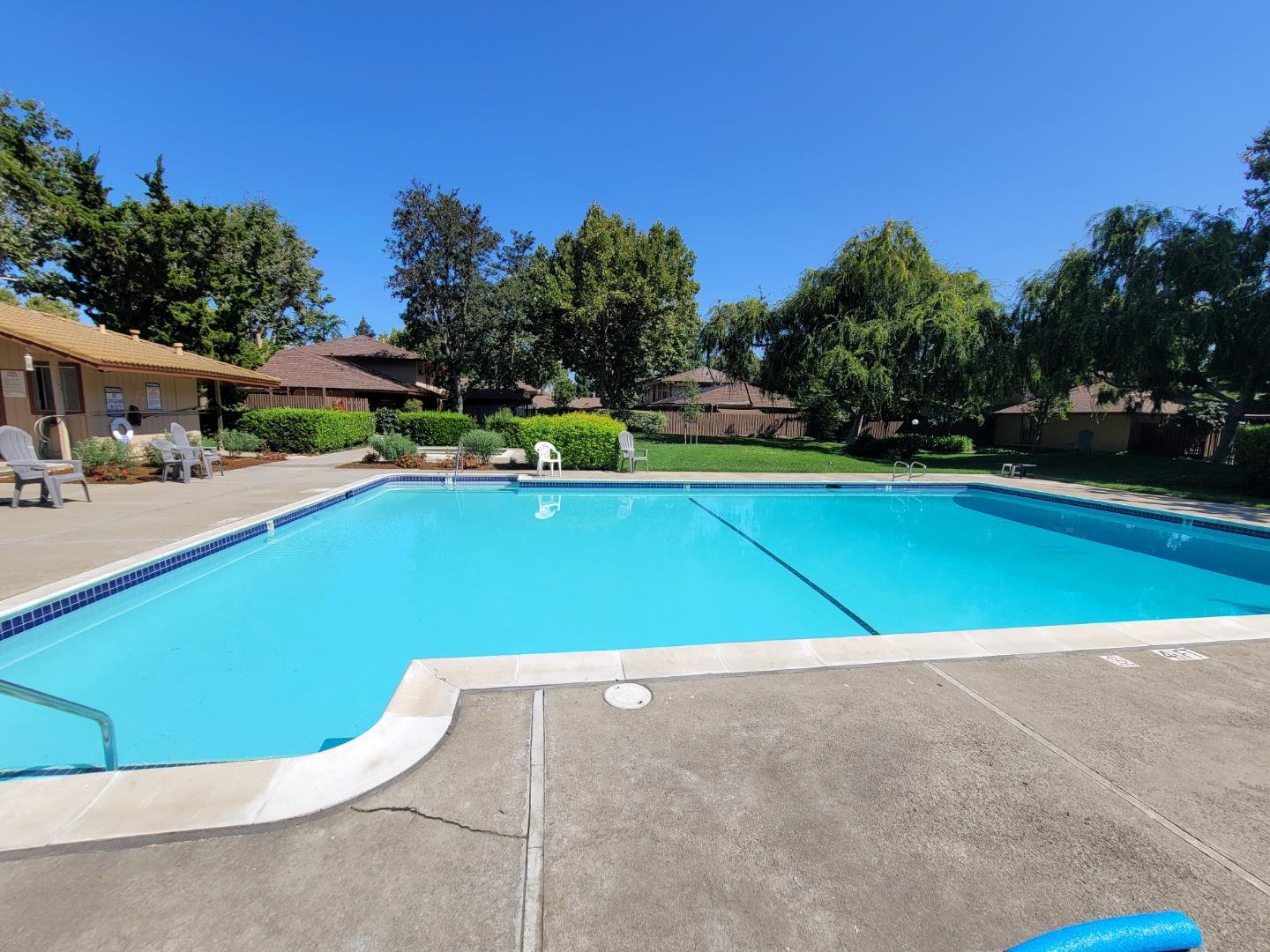 Detail Gallery Image 25 of 30 For 215 W Red Oak Dr #C,  Sunnyvale,  CA 94086 - 2 Beds | 1 Baths