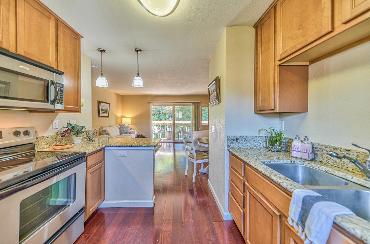 Detail Gallery Image 10 of 28 For 300 Glenwood Cir #291,  Monterey,  CA 93940 - 0 Beds | 1 Baths