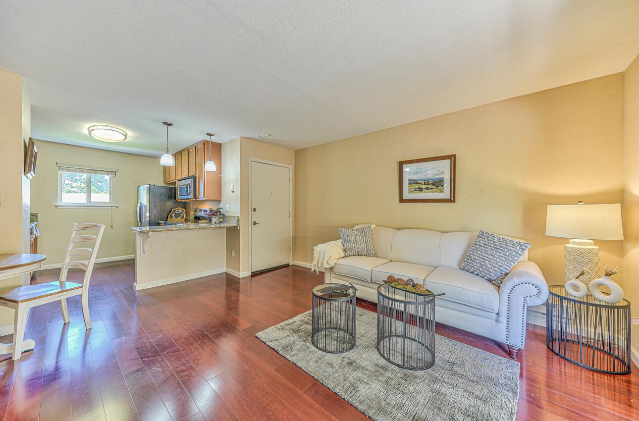 Detail Gallery Image 3 of 28 For 300 Glenwood Cir #291,  Monterey,  CA 93940 - 0 Beds | 1 Baths