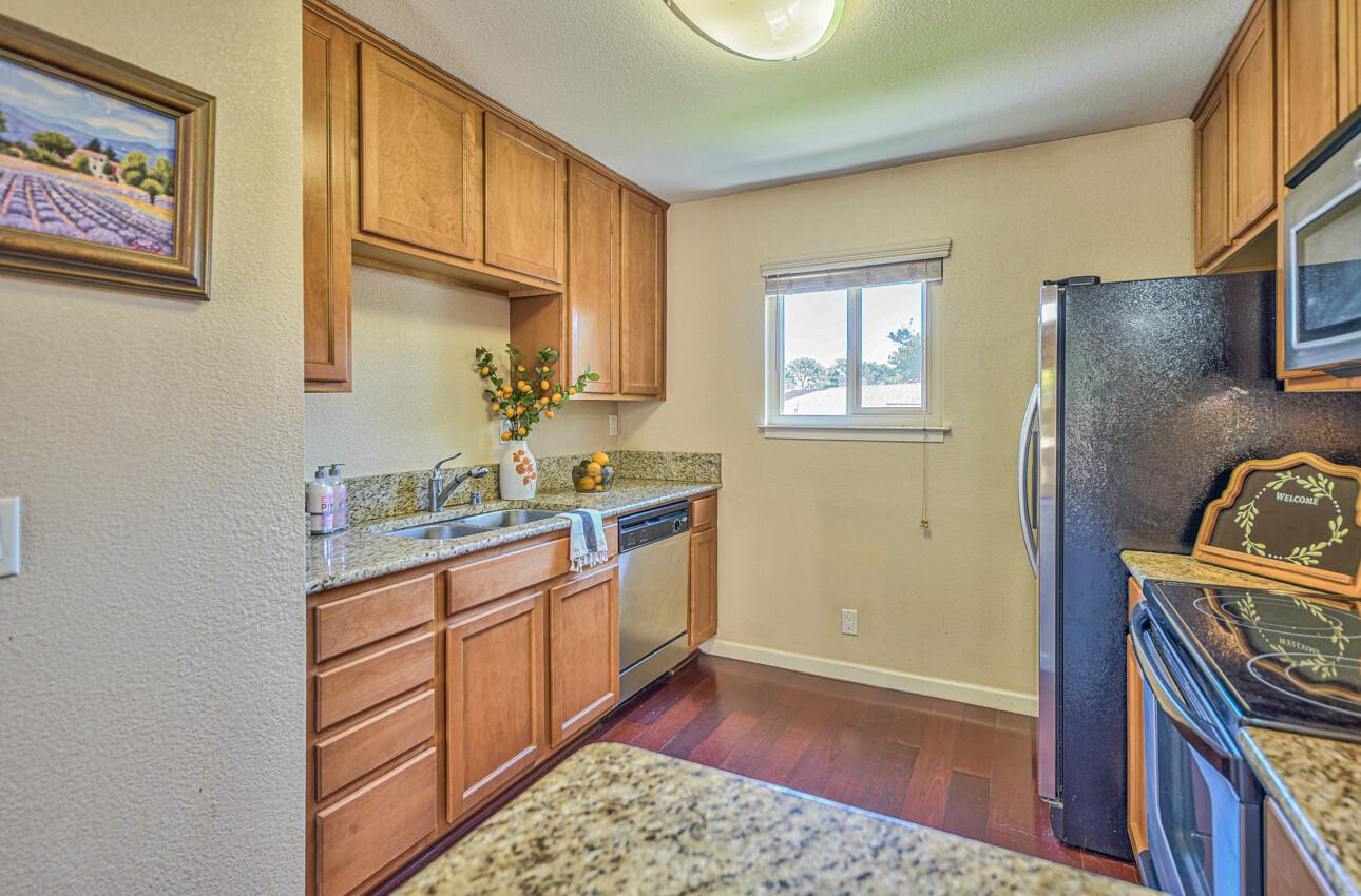 Detail Gallery Image 8 of 28 For 300 Glenwood Cir #291,  Monterey,  CA 93940 - 0 Beds | 1 Baths