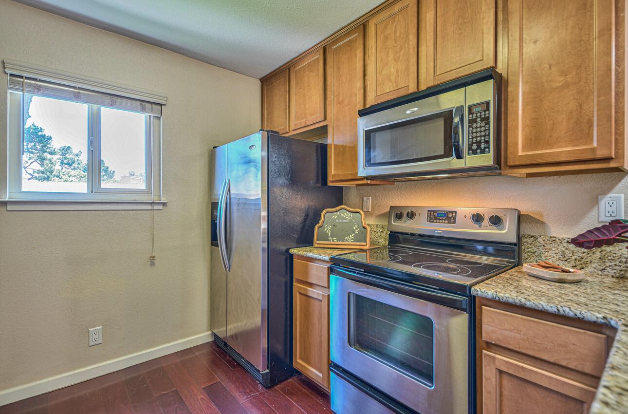 Detail Gallery Image 9 of 28 For 300 Glenwood Cir #291,  Monterey,  CA 93940 - 0 Beds | 1 Baths