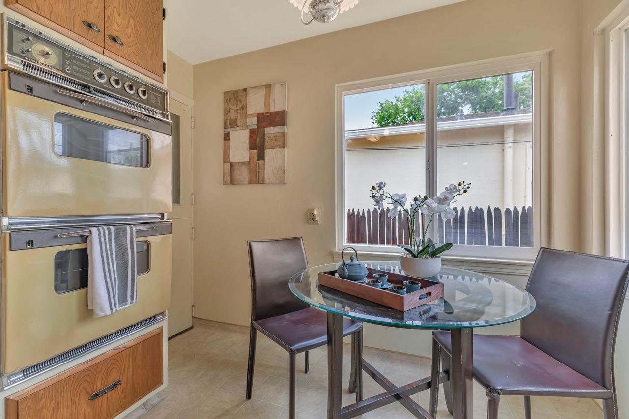 Detail Gallery Image 25 of 64 For 1363 Woodland Ave, San Carlos,  CA 94070 - 3 Beds | 1 Baths