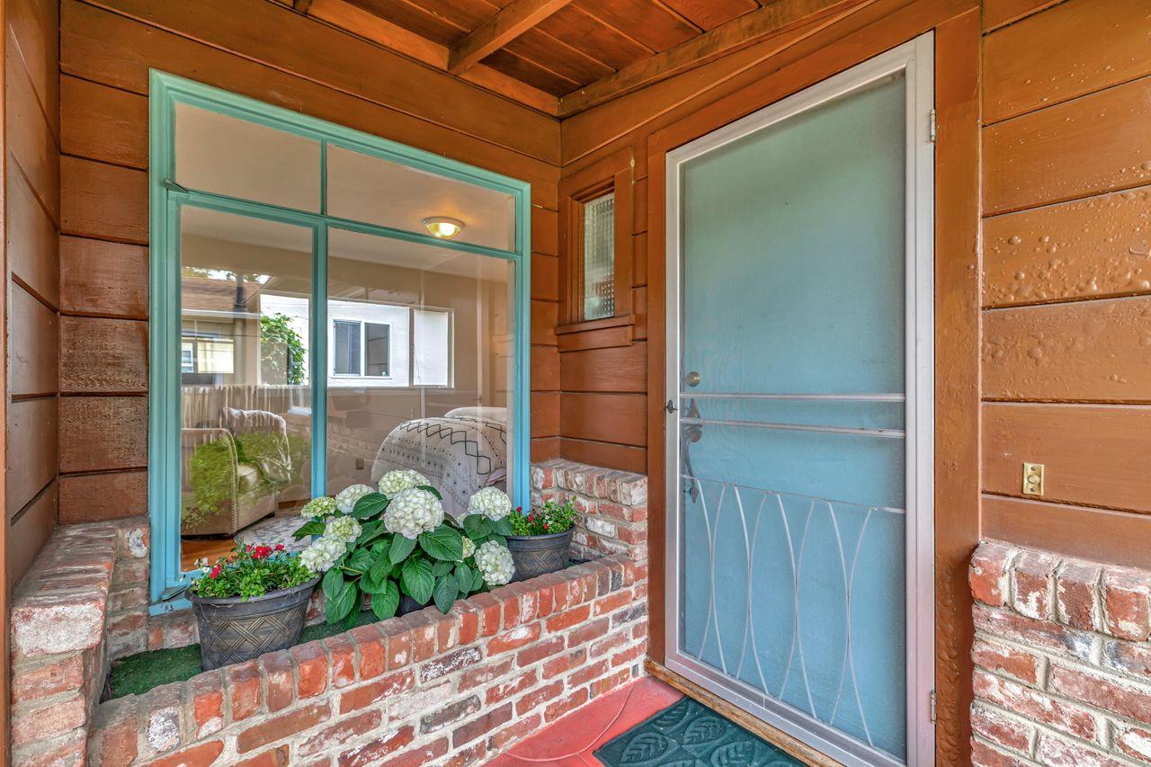Detail Gallery Image 61 of 64 For 1363 Woodland Ave, San Carlos,  CA 94070 - 3 Beds | 1 Baths