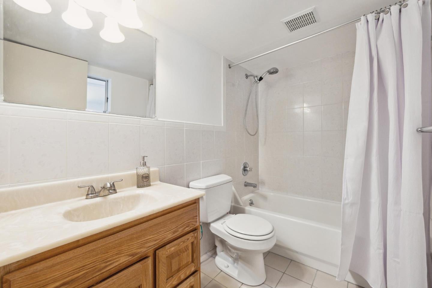 Detail Gallery Image 9 of 14 For 198 Alexander Ave, Daly City,  CA 94014 - 2 Beds | 1 Baths