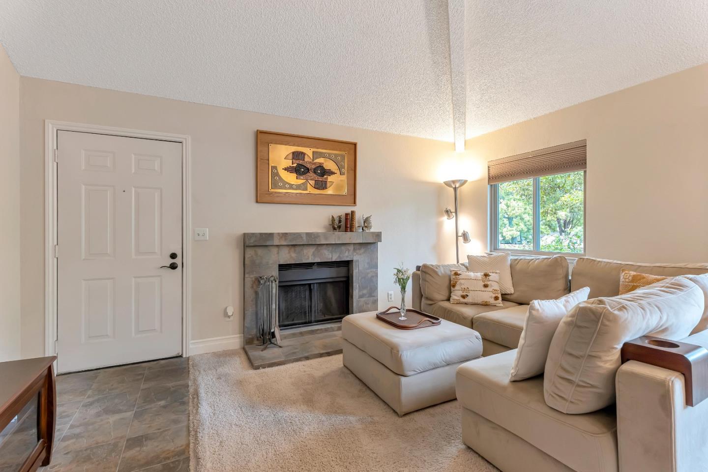 Detail Gallery Image 5 of 30 For 5697 Makati Cir #G,  San Jose,  CA 95123 - 1 Beds | 1 Baths