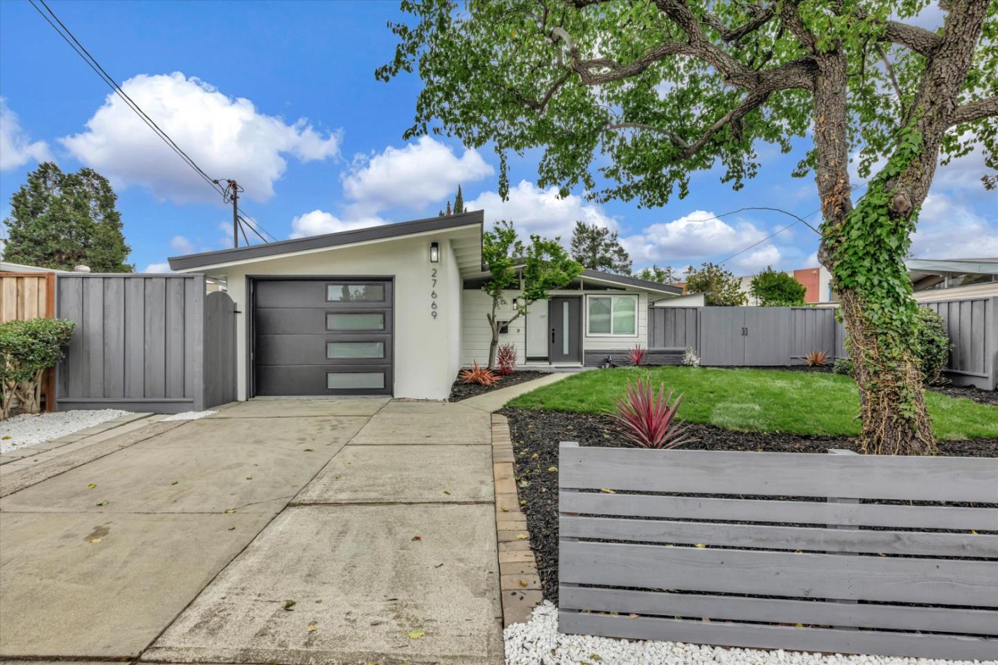 Detail Gallery Image 1 of 1 For 27669 Capri Ave, Hayward,  CA 94545 - 3 Beds | 2 Baths