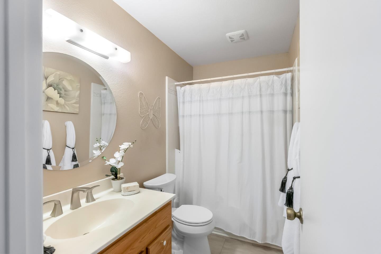 Detail Gallery Image 20 of 29 For 6593 Radko Dr, San Jose,  CA 95119 - 4 Beds | 2/1 Baths
